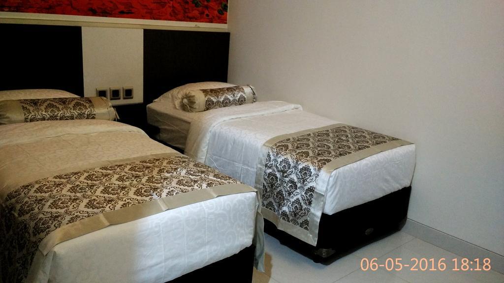 Malang City Boulevard Homestay Esterno foto